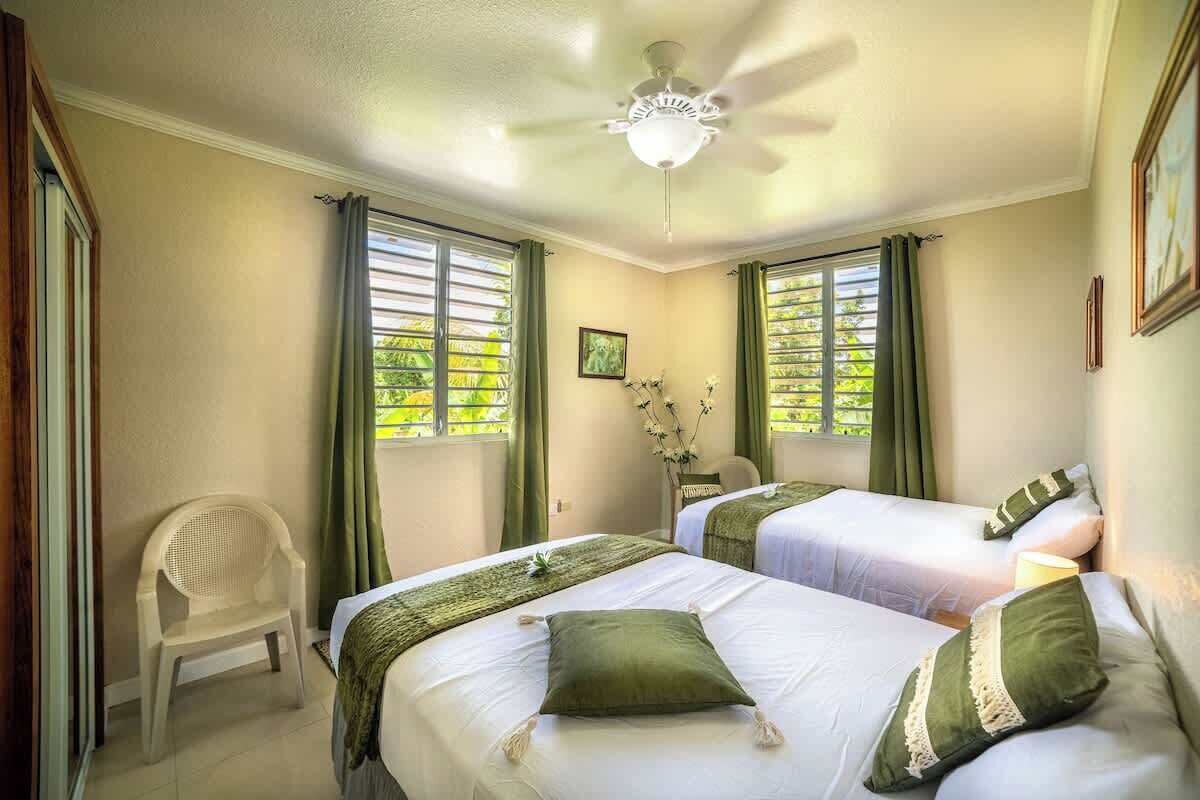 3 dormitorios, tabla de planchar con plancha, wifi y ropa de cama