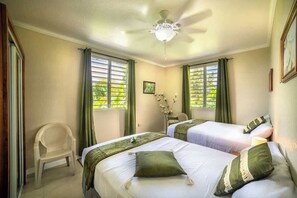 3 bedrooms, iron/ironing board, WiFi, bed sheets - Ferapalms Tropical Escape Apartment (La Plaine)