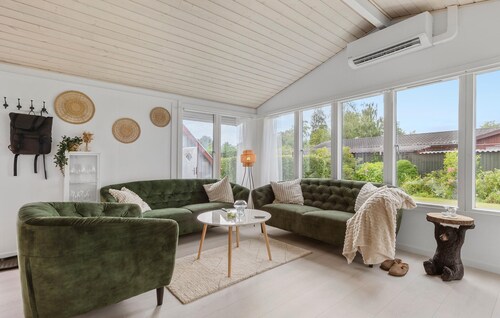 Lovely home in Gørlev with WiFi