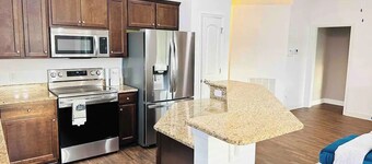 Charming 2-bedroom house with WiFi, AC in peaceful Tracy