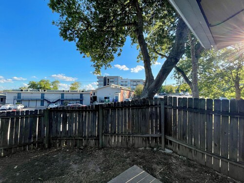 2br/2bath King House 5 minutes to Downtown ATX!