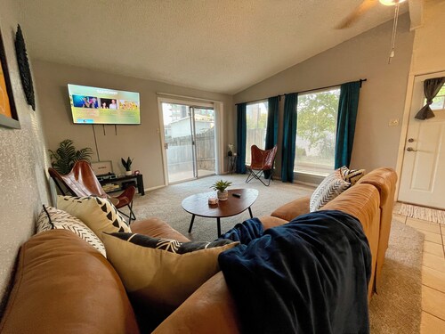2br/2bath King House 5 minutes to Downtown ATX!