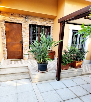 Exterior detail - Villetta Alessandra Ostia Antica 10 mins from beach (Lazio)