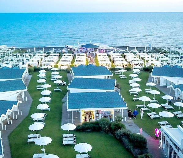 Property grounds - Villetta Alessandra Ostia Antica 10 mins from beach (Lazio)