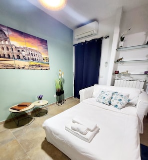 2 bedrooms, WiFi, bed sheets - Villetta Alessandra Ostia Antica 10 mins from beach (Lazio)