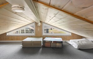 3 bedrooms, travel crib, free WiFi