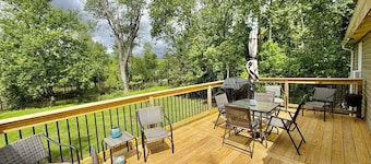 Charming 2-bedroom Cottage by the River