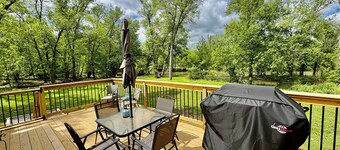 Charming 2-bedroom Cottage by the River