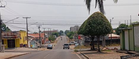 Comfort tweepersoonskamer, privébadkamer, uitzicht op binnenplaats | Woonruimte