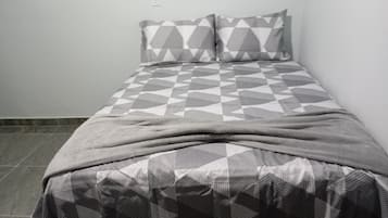 Chambre Double Confort, salle de bains privée, vue cour intérieure | Wi-Fi gratuit