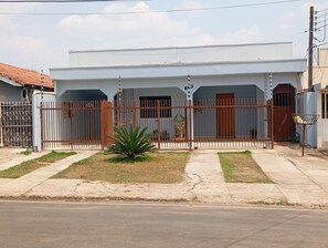 Front of property - Brasil Hostel (Ji Parana)
