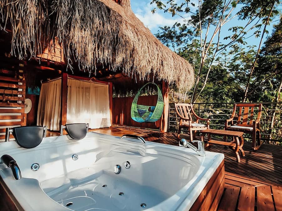 Cabana luxo, 1 cama King, banheiro privativo, vista para o rio | 1 quarto, Wi-Fi de cortesia