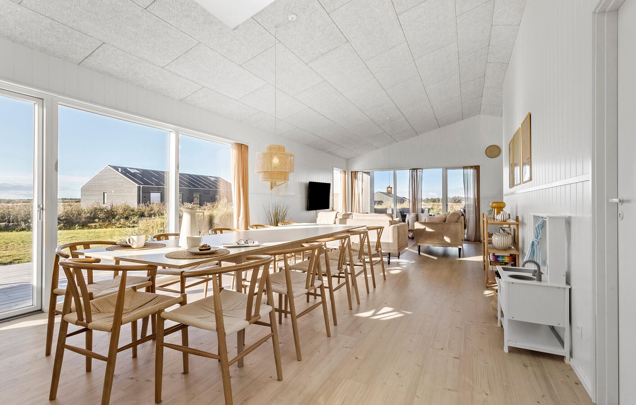 Bordsfotboll och ett bordtennisbord