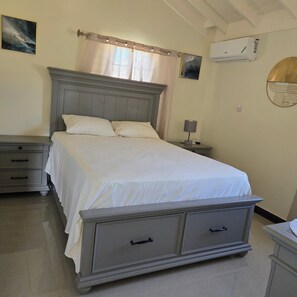 1 室のベッドルーム、アイロン / アイロン台、WiFi (無料)、ベッドシーツ