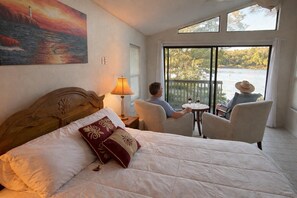 3 bedrooms, iron/ironing board, WiFi, bed sheets - Dock & Drift - Mossy Cove (Navarre)