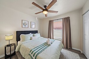 3 chambres, fer et planche à repasser, accès au Wi-Fi (inclus)