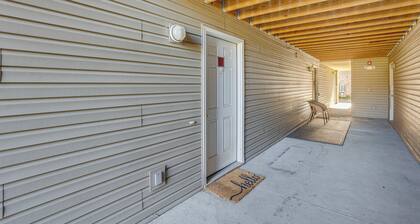 3 Mi to WVU: Condo w/ Deck in Morgantown