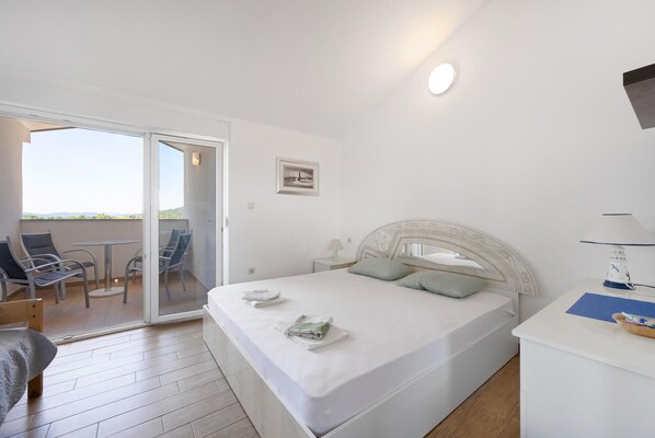 1 bedroom, free WiFi, bed sheets