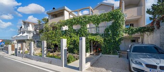 Gorgeous apartment in Pirovac with WiFi