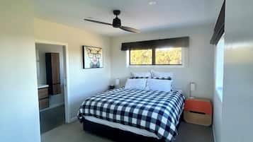 1 bedroom, iron/ironing board, travel cot, free WiFi