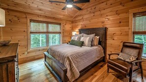 4 soverom, strykejern/-brett, wi-fi (inkludert) og sengetøy