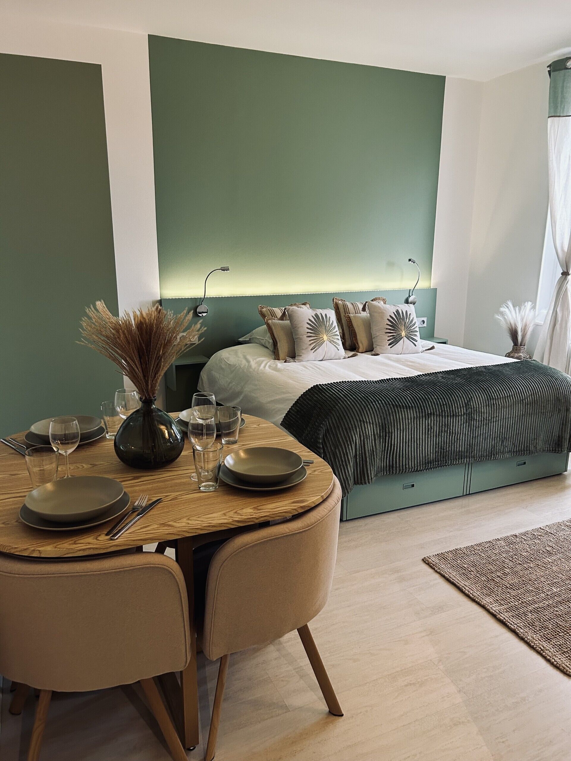 1 dormitori, planxa i posts de planxar, wifi i roba de llit 