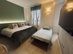 1 bedroom, iron/ironing board, WiFi, bed sheets - Ins'temps 67, large studio, fully renovated, in the city center (Strasbourg)