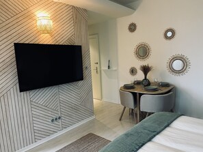 1 bedroom, iron/ironing board, WiFi, bed sheets - Ins'temps 67, large studio, fully renovated, in the city center (Strasbourg)