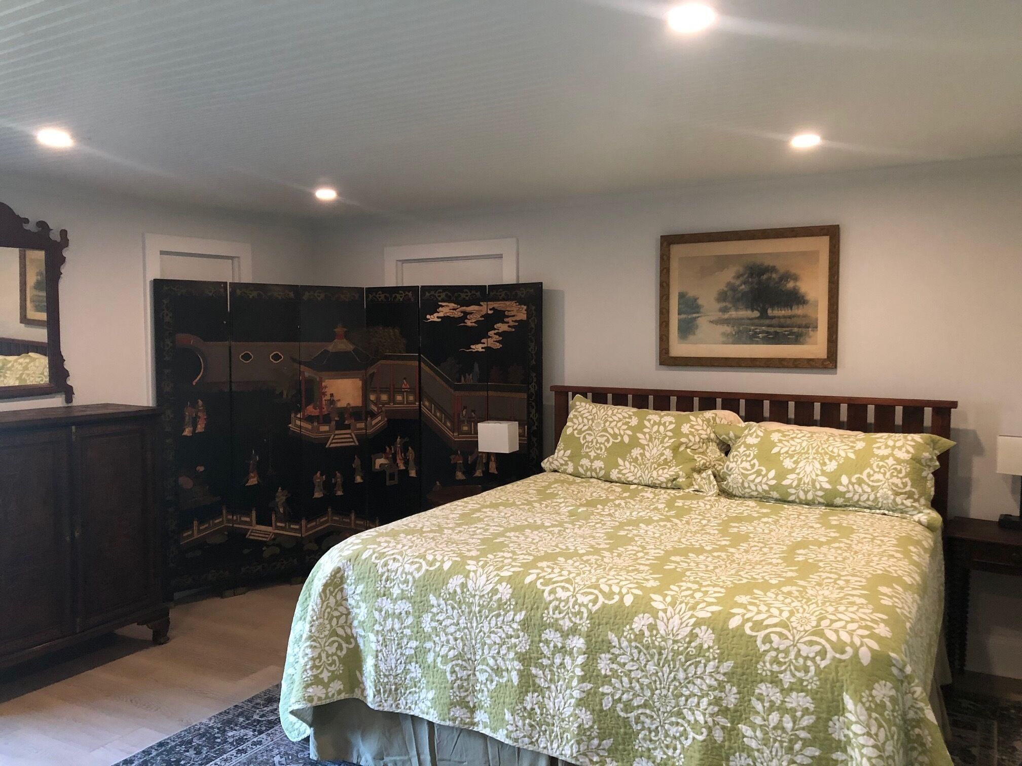 1 soveværelse, skrivebord, strygejern/strygebræt, weekendseng