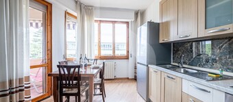 [Homiday] Elegant Apartment [3bedroom 2bath]