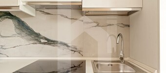 Homiday - Relax and enjoy this brand-new, recently renovated one-bedroom apartment in the Pisa-Cisanello area, perfect for work, leisure, or medical trips. Just a short walk from the hospital and less than 10 minutes from the famous Leaning Tower, it’s