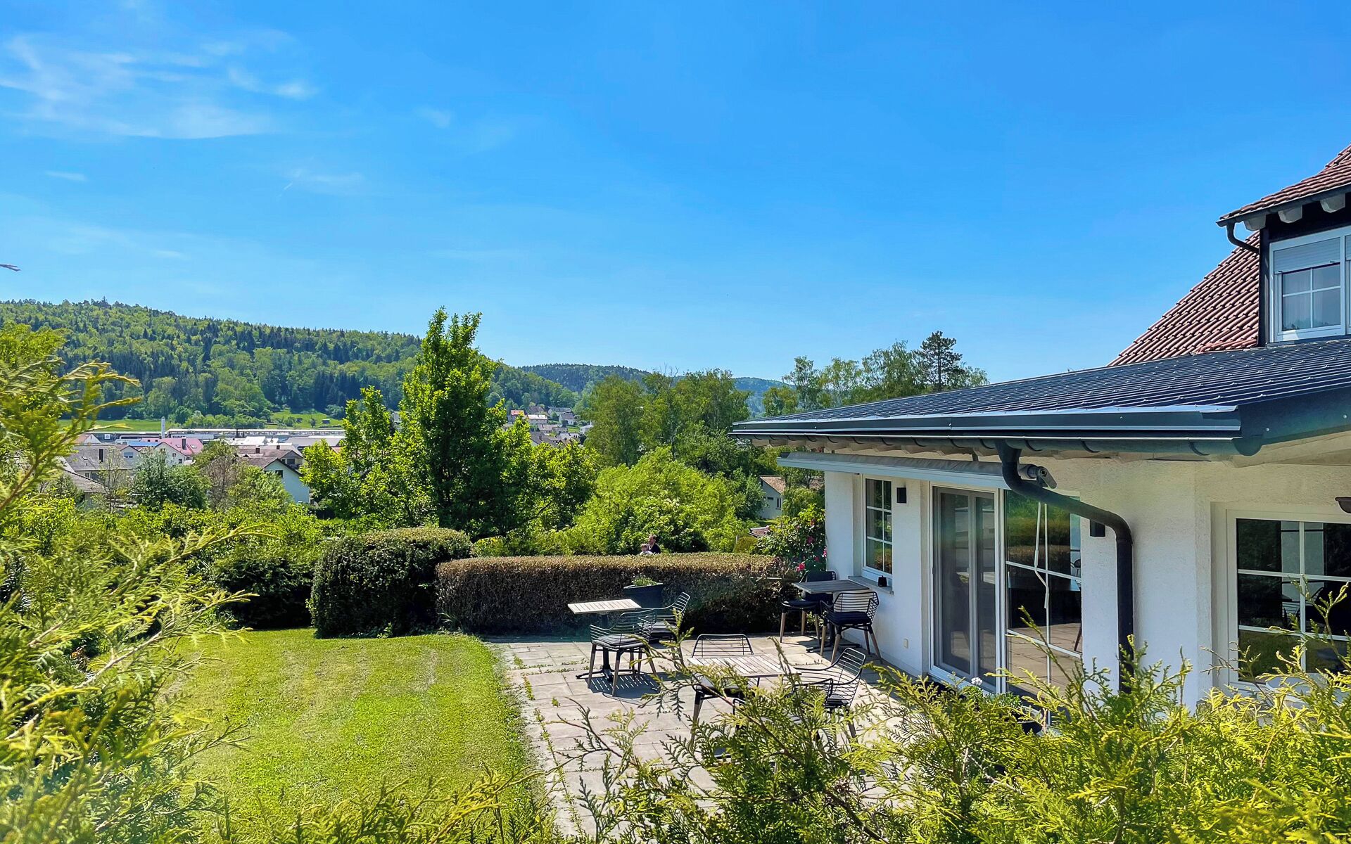 Gästehaus Juhl, (Rangendingen), LHS 07497-Terrasse und Garten für die Zimmergäste
