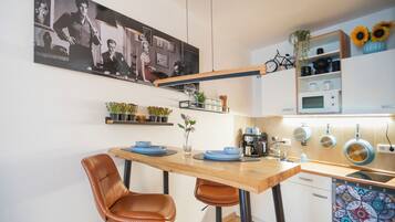 Fridge, microwave, coffee/tea maker, electric kettle