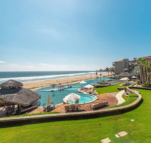Sol Pacífico 302 Oceanfront @Cerritos Beach