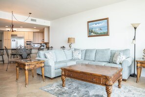 TV, ping pong - Cozy Gulf side Three Bedroom Three Bathroom Unit (Orange Beach)