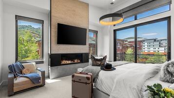 6 bedrooms, free WiFi, bed sheets, wheelchair access