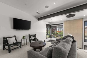 TV, fireplace, offices