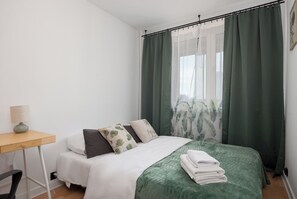 1 chambre, bureau, fer et planche à repasser, Wi-Fi