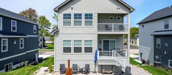 Toes in the Water , pool , perfect for large groups