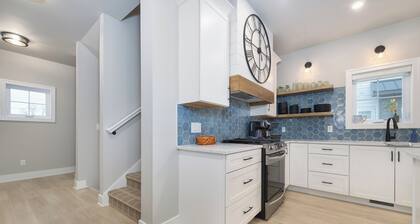 Toes in the Water , pool , perfect for large groups