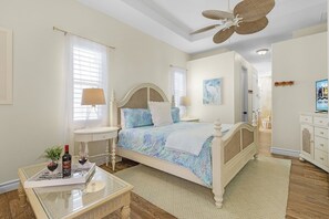 5 bedrooms, desk, iron/ironing board, free WiFi