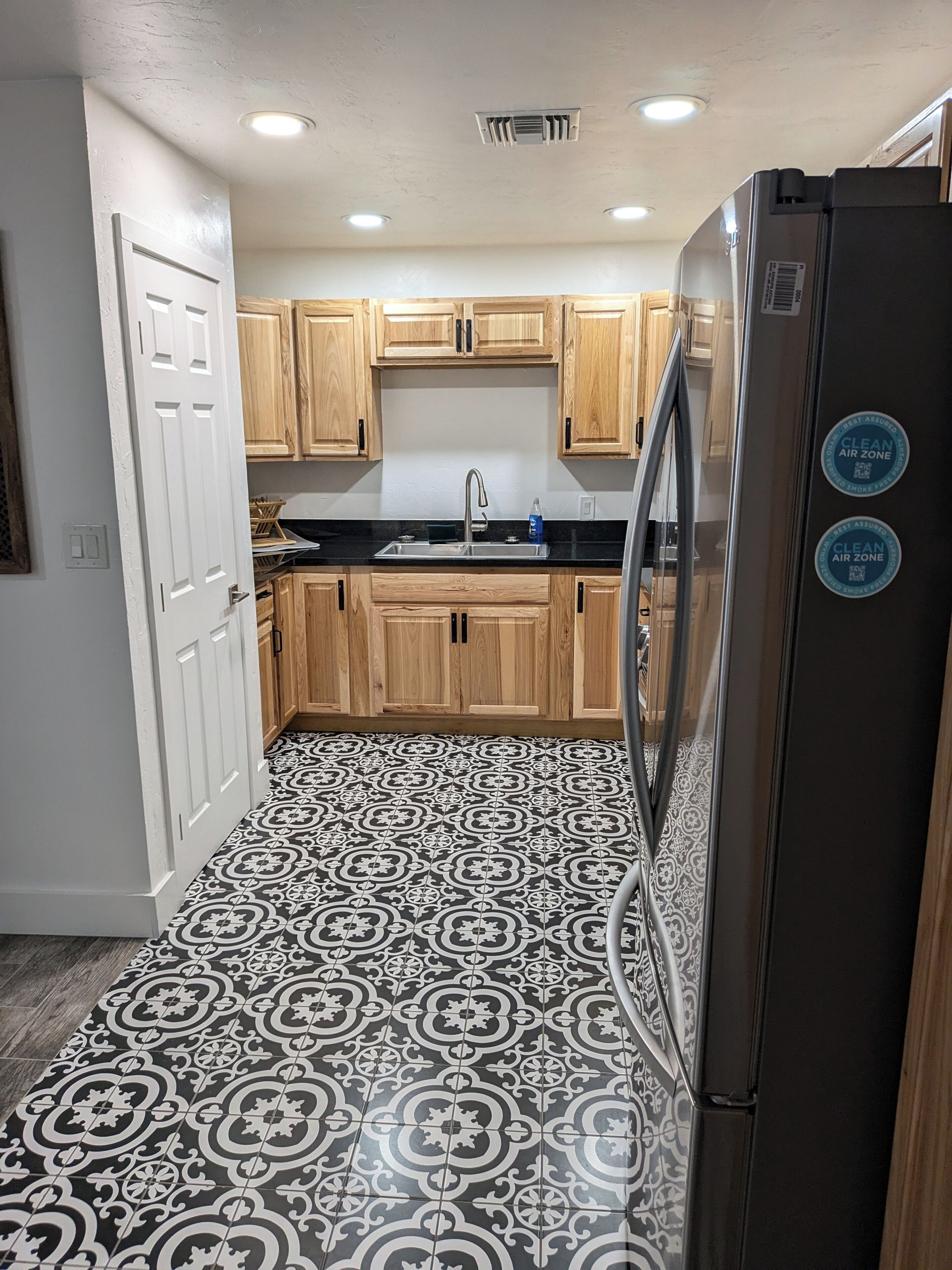 ثلاجة، ميكروويف، فرن، موقد طهي مسطح