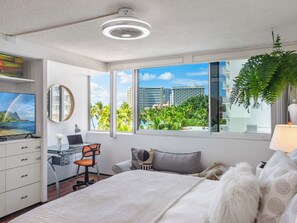 1 bedroom, WiFi, bed sheets - Waikiki 1-bedroom condo with AC and wifi (Honolulu)