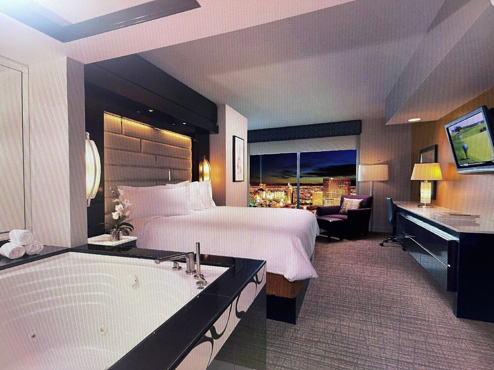 Formula One Available Paradise FeWodirekt