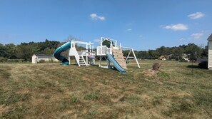 Children's area - Family friendly home: scenic views, AC, WiFi, fitness room, kids playset, garage (Barto)