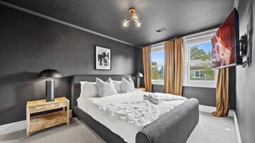 3 bedrooms, iron/ironing board, travel crib, WiFi