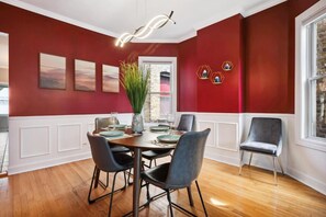 Dining - Wrigley 4BR Home, Sleeps 10, Firepit (Chicago)