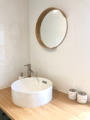 Hair dryer - North Adelaide - Row Cottage - “Monte” (North Adelaide)