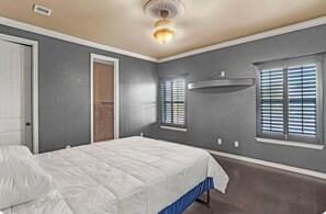 2 chambres, fer et planche à repasser, Wi-Fi, draps fournis