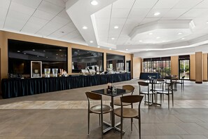 Ilmainen päivittäinen mannermainen aamiainen 